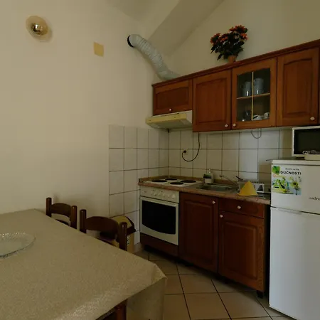 Apartment Kezic Drvenik