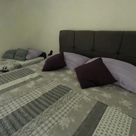 Kezic * Drvenik (Split-Dalmatia)