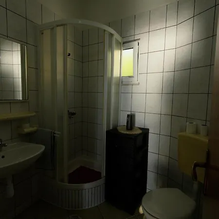 Kezic * Drvenik (Split-Dalmatia)