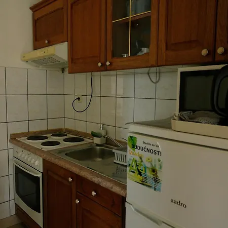 Kezic Drvenik Apartment *