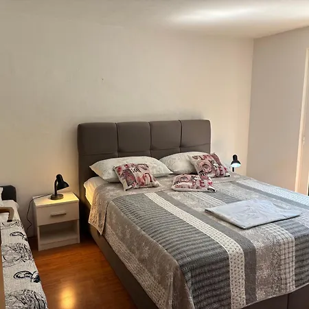 Kezic Apartment *