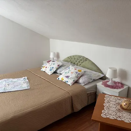 Apartment Kezic Drvenik (Split-Dalmatia)