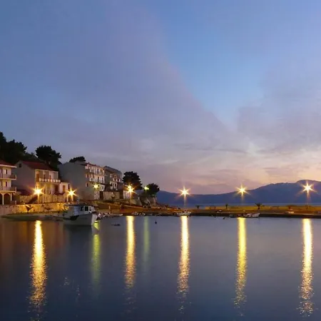 Kezic Drvenik * Drvenik (Split-Dalmatia)